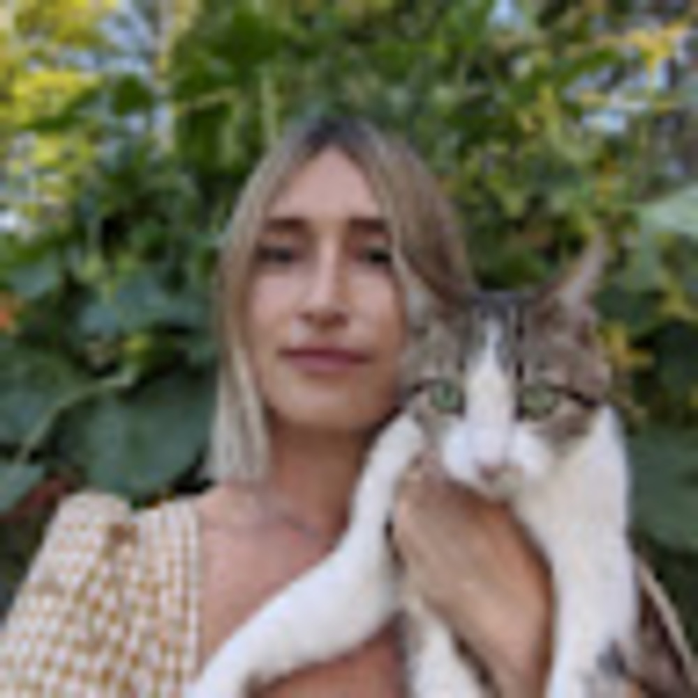 Meet your Posher, Leora